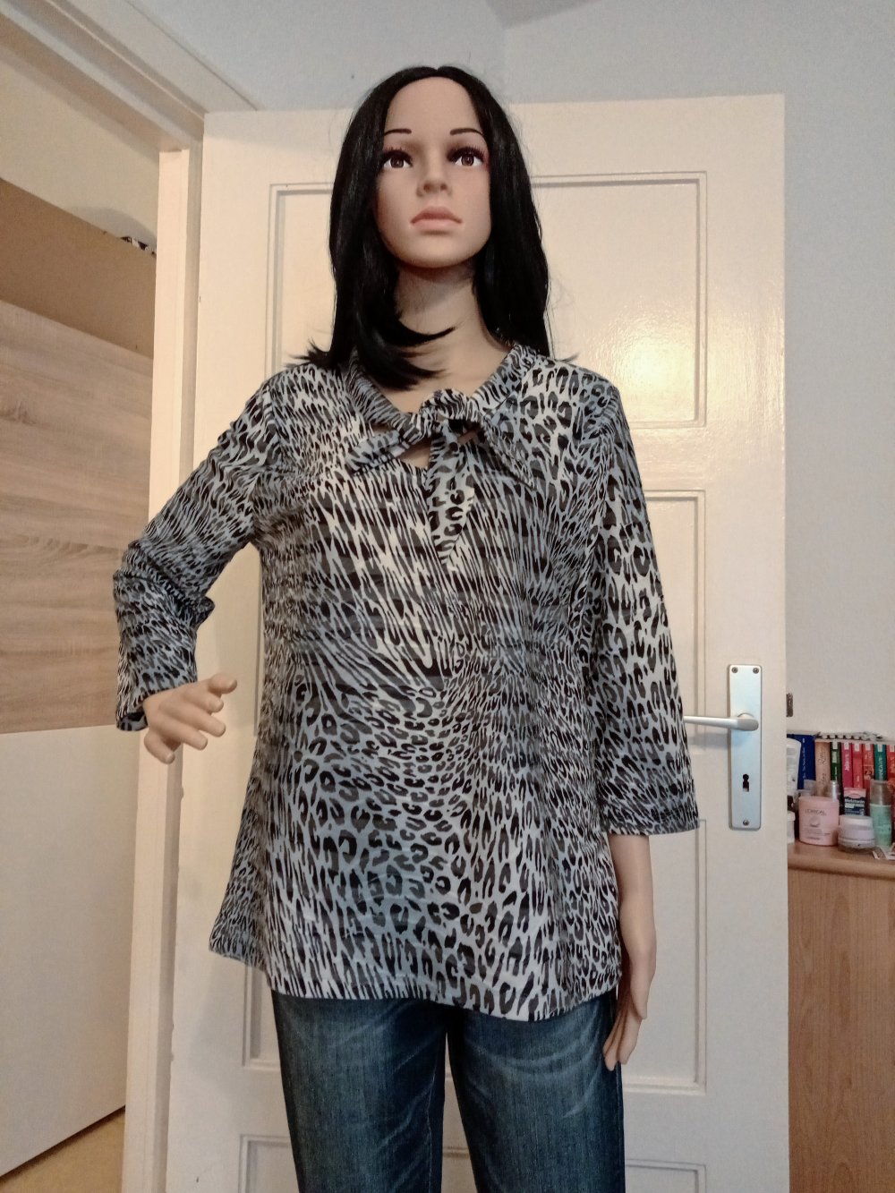 Schöner Langarm-Shirt von Amira 