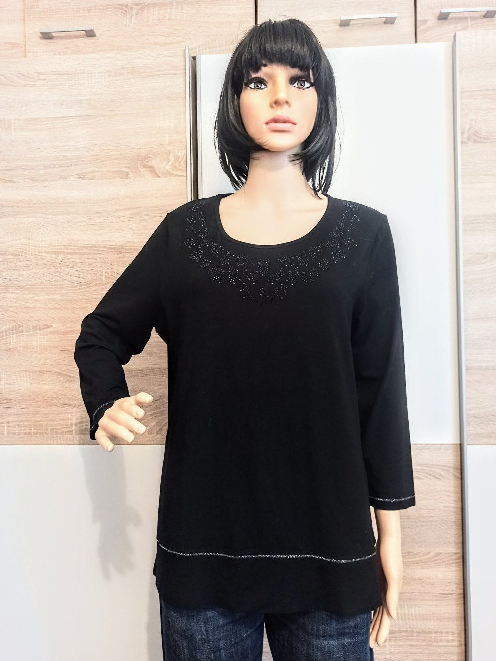 Schönes Langarm-Shirt in schwarz mit Strasssteinen von just like me