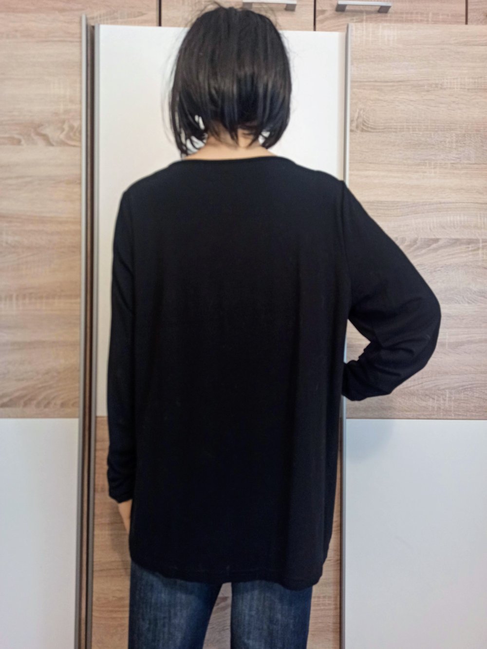 Schönes Langarm-Shirt in schwarz/weiß