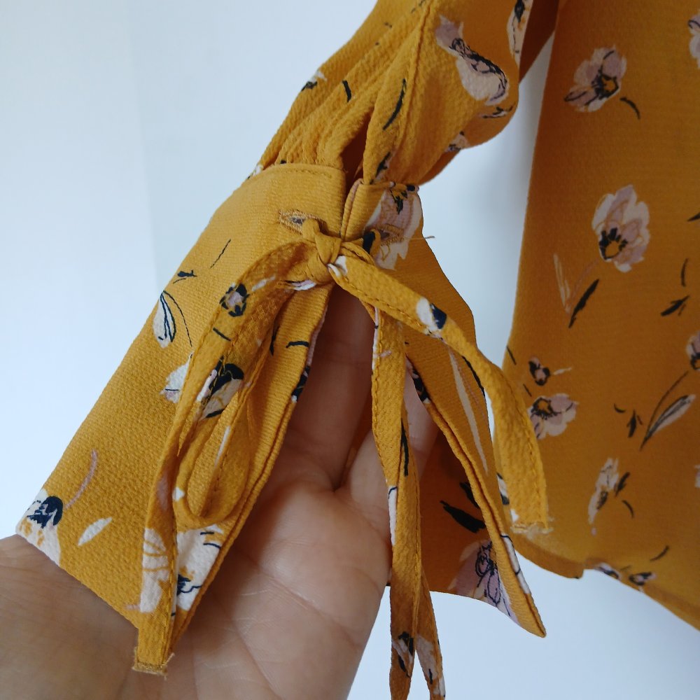 Bluse mit Schluppe