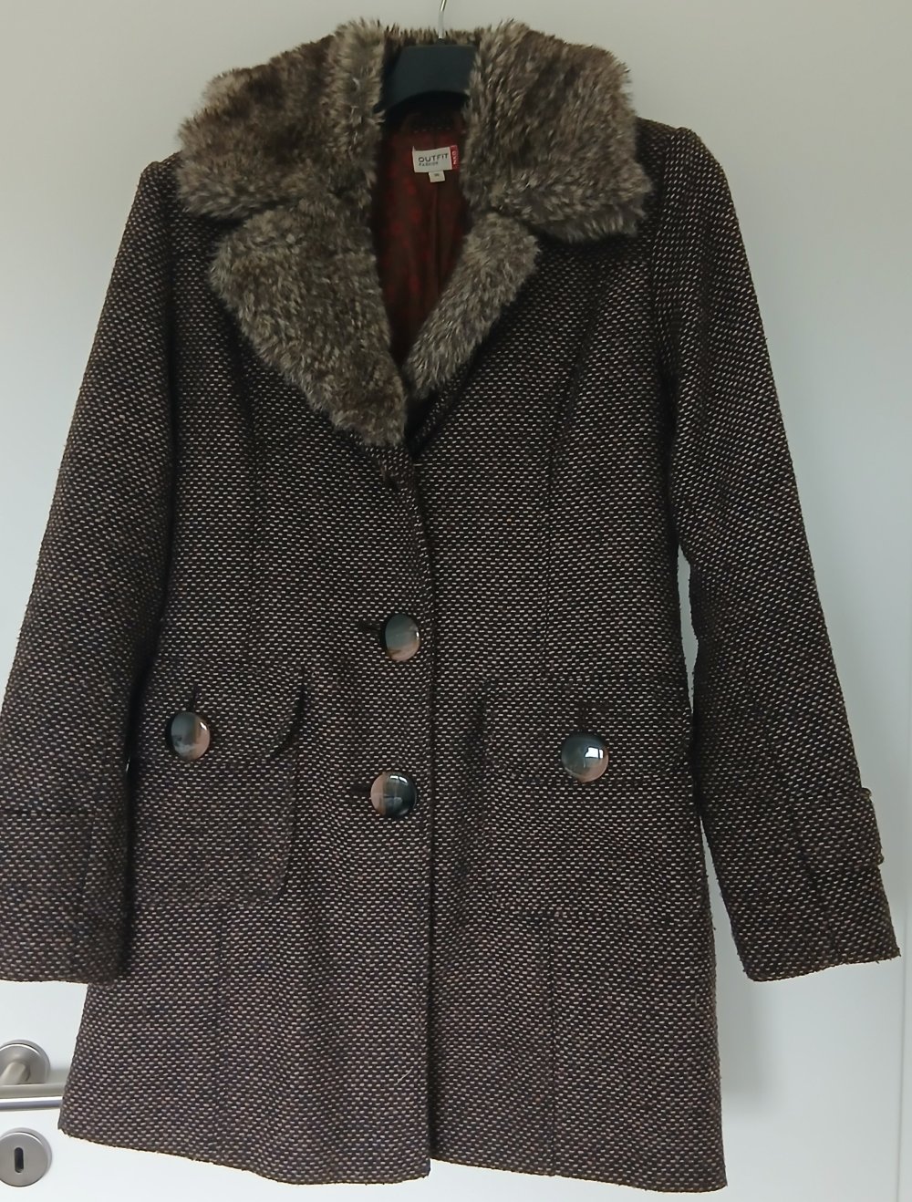 Mantel mit Pelzkragen