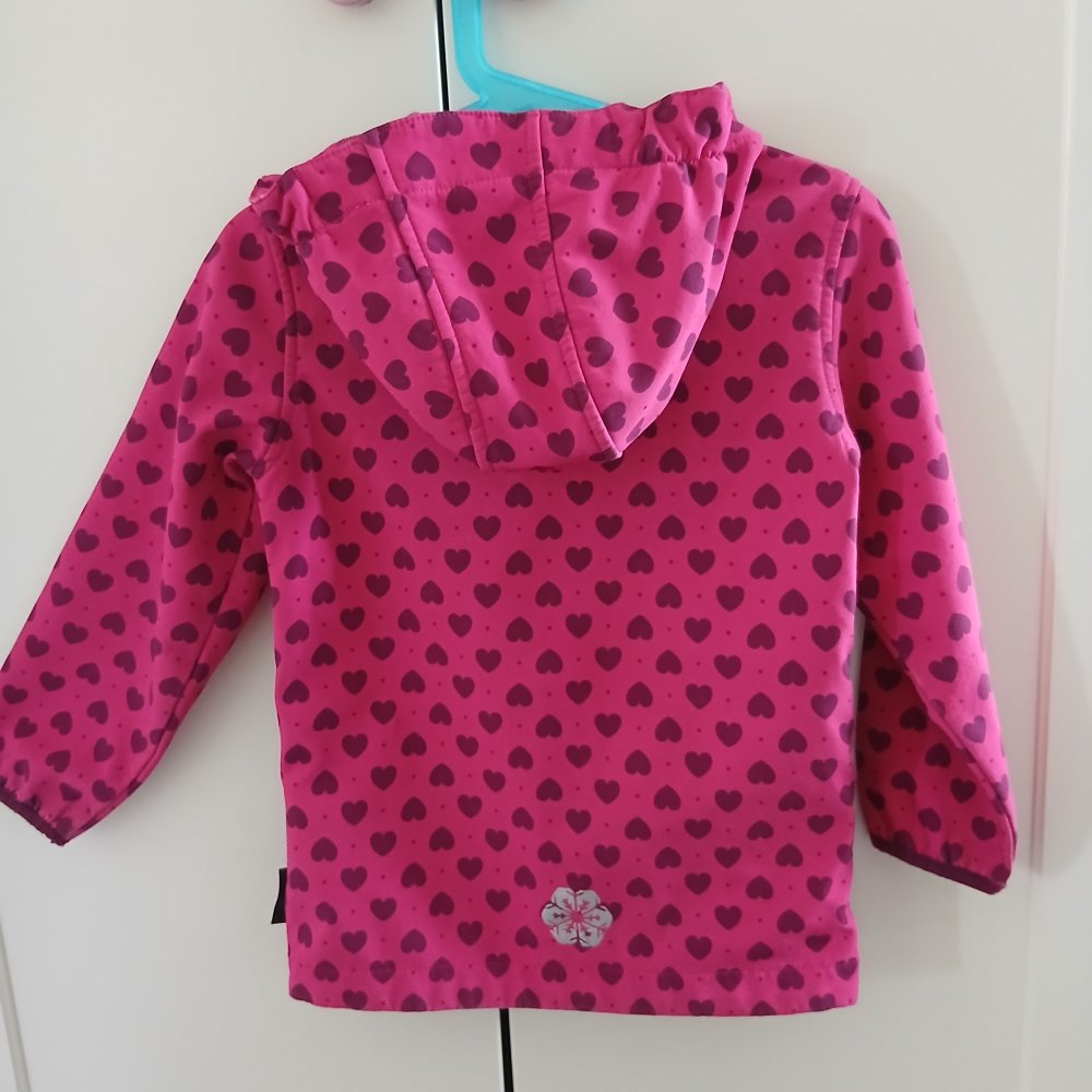Pinke Softshelljacke mit Herzen 104 