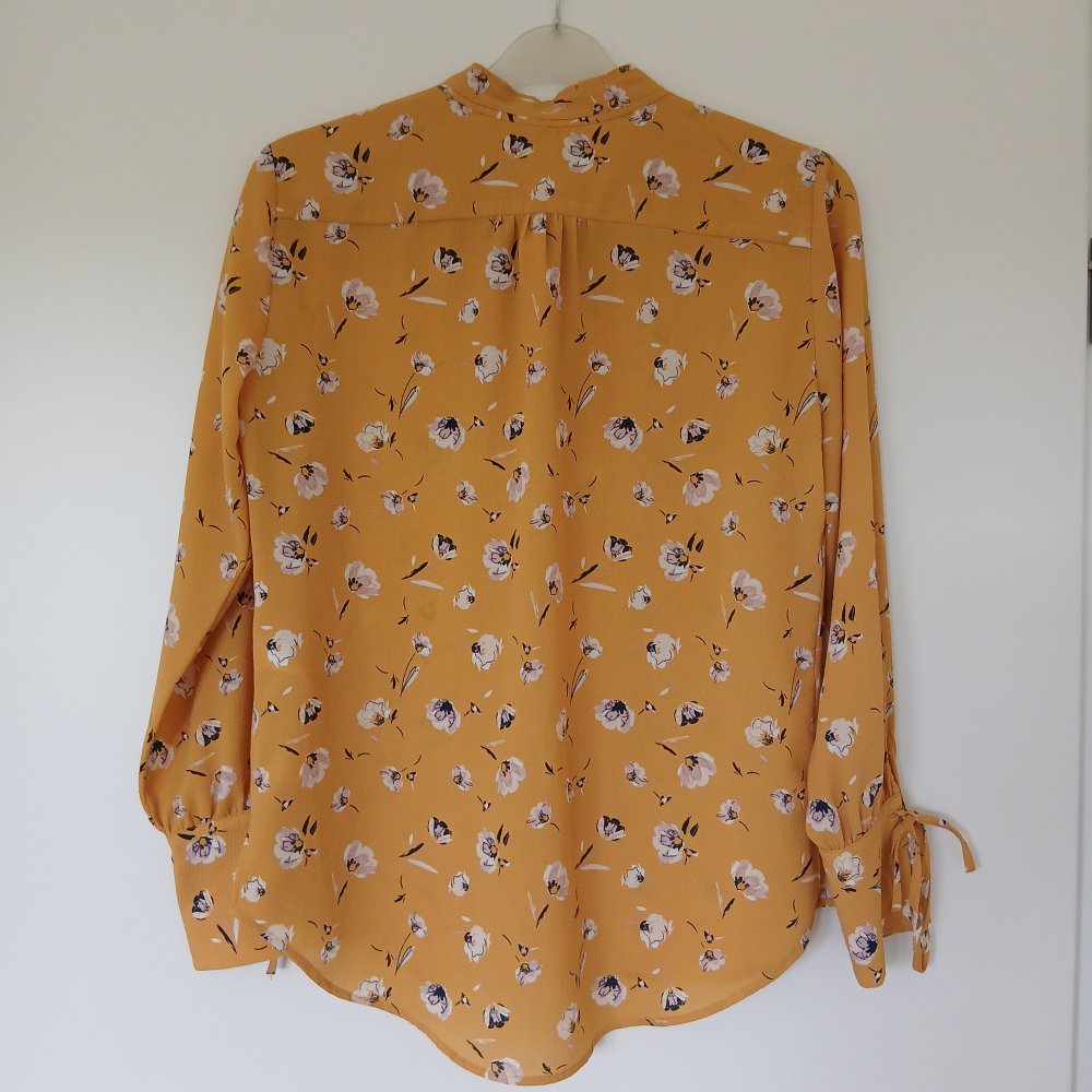 Bluse mit Schluppe