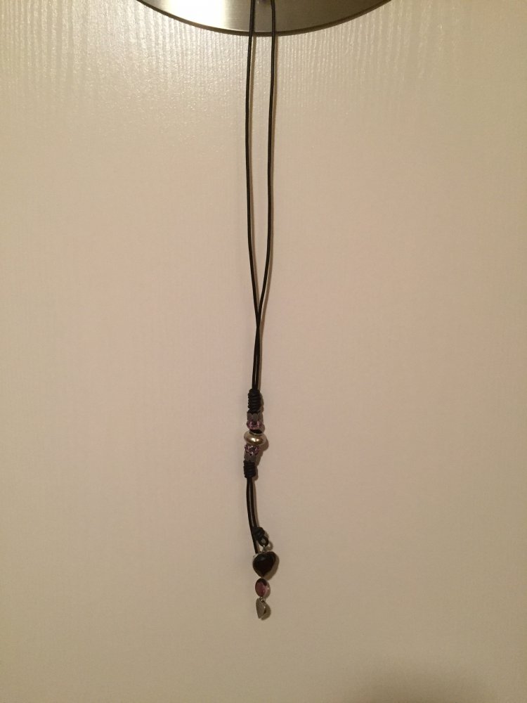 NEU - Halskette aus Leder, Kette, Collier, Modeschmuck, Accessoires
