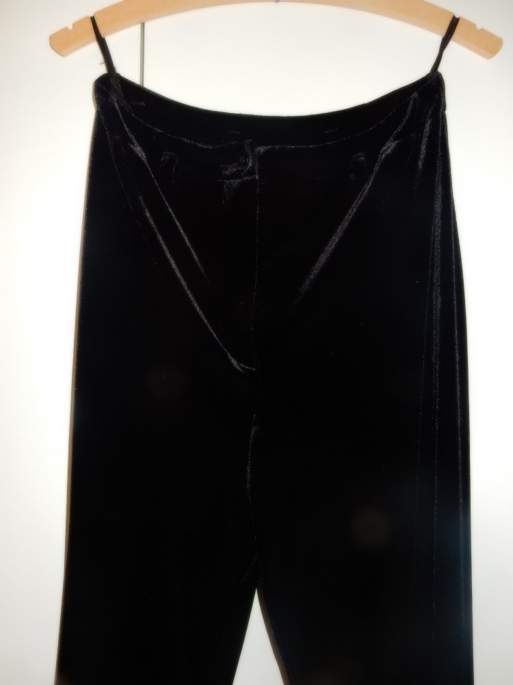 schwarze Samthose, Gr. 38, selten getragen