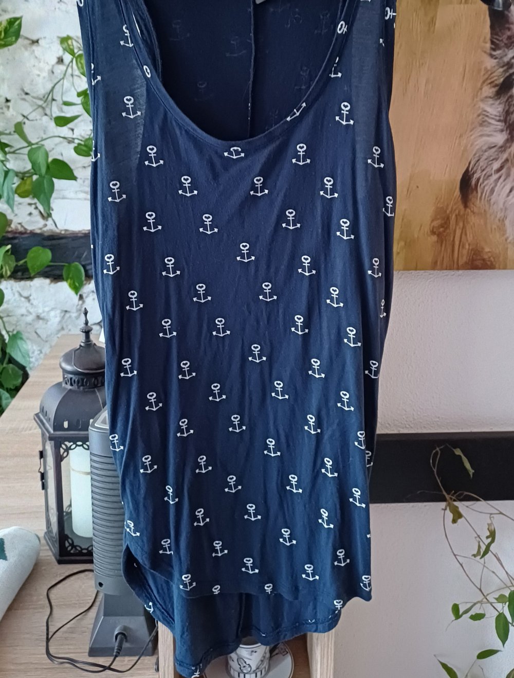 Blaues Shirt mit Anker