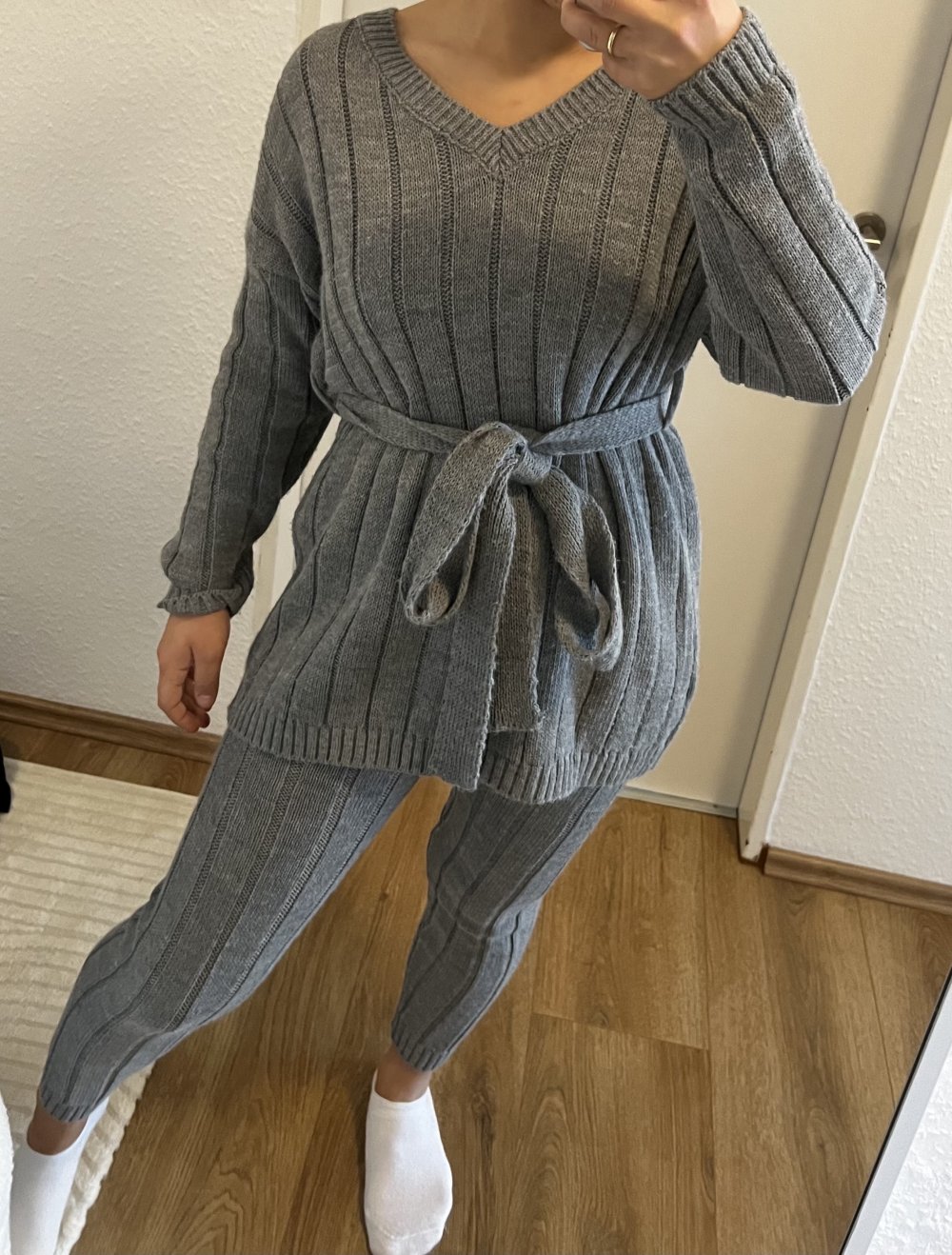 Zweiteiler mit Bindegürtel