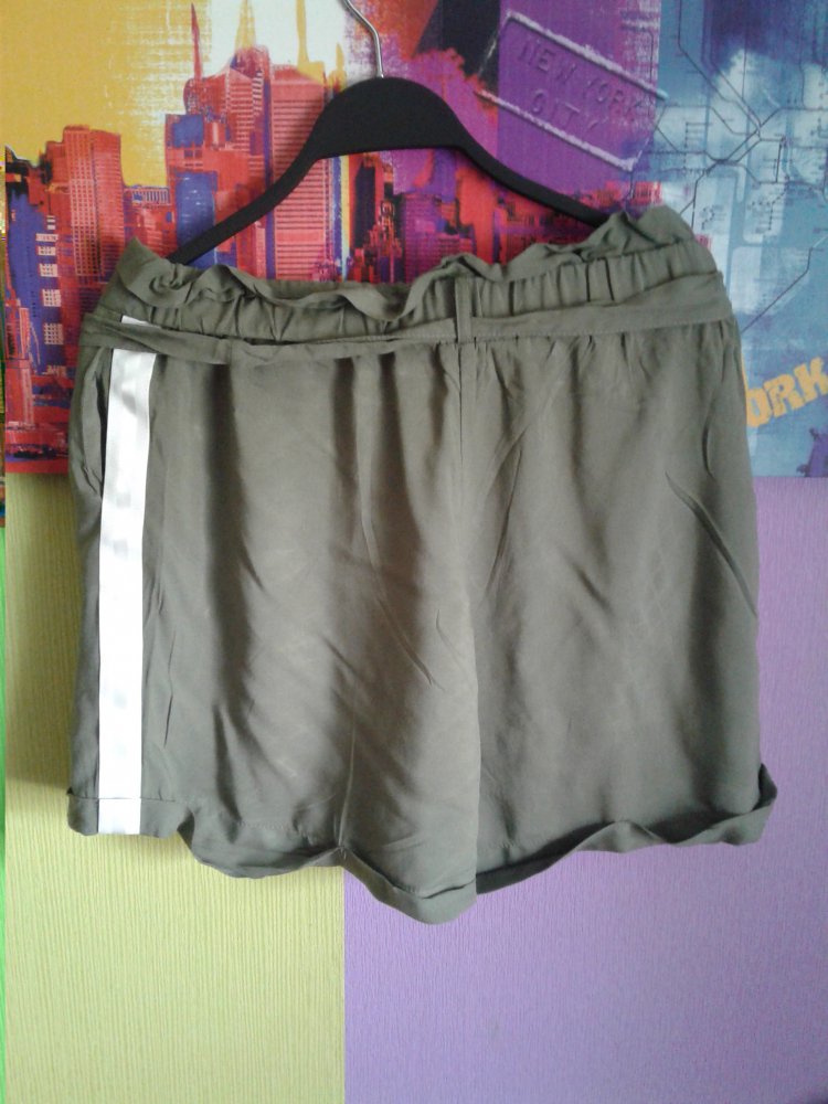 Kurze Hose gr.36 Clockhouse