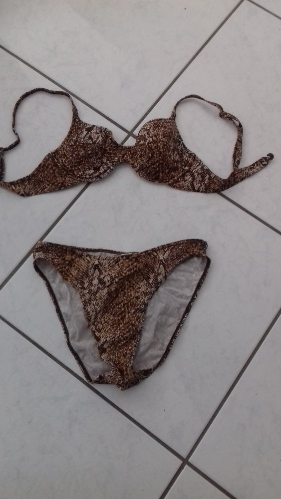 Bikini Gr. 40/42 bzw. 75B € 4,--