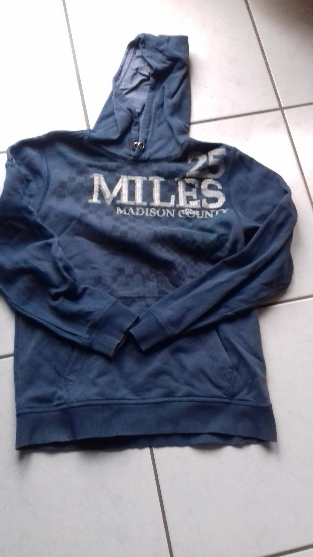 Hoodie Gr. 176 von s.Oliver € 8,-- (Kordel fehlt)