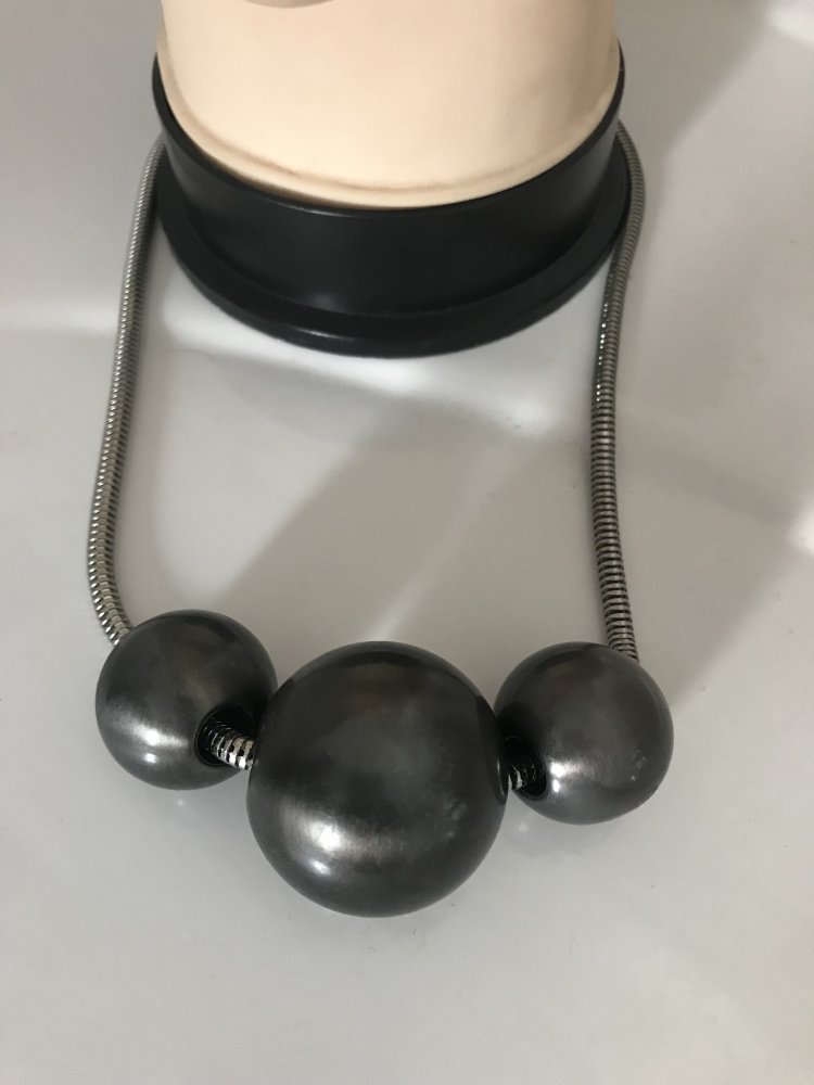 Kette grau