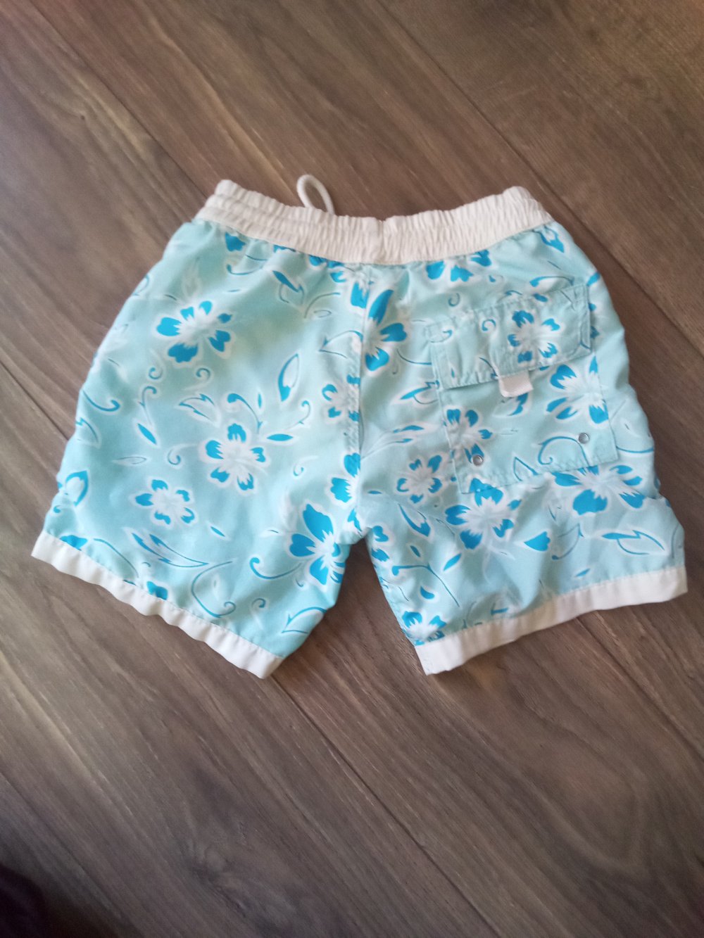 Badeshorts hellblau geblümt Hawai Kalamton 4 Jahre