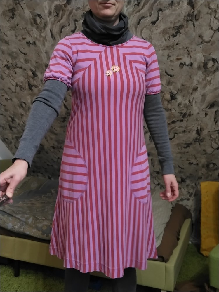 Pinke Streifen Kleid mit Taschen