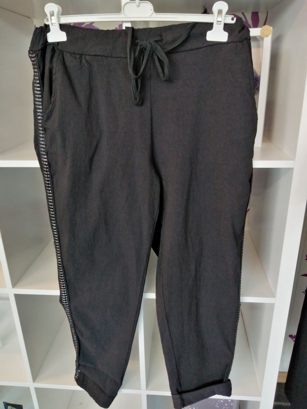 Jogpants mit Silberstreifen 44/46 Neu schwarz