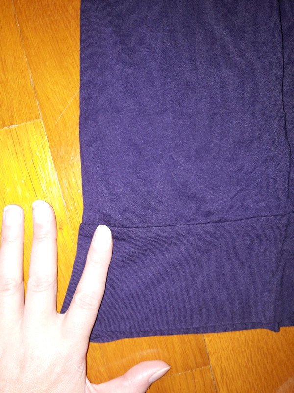 Lila Top mit Pailletten von Esprit