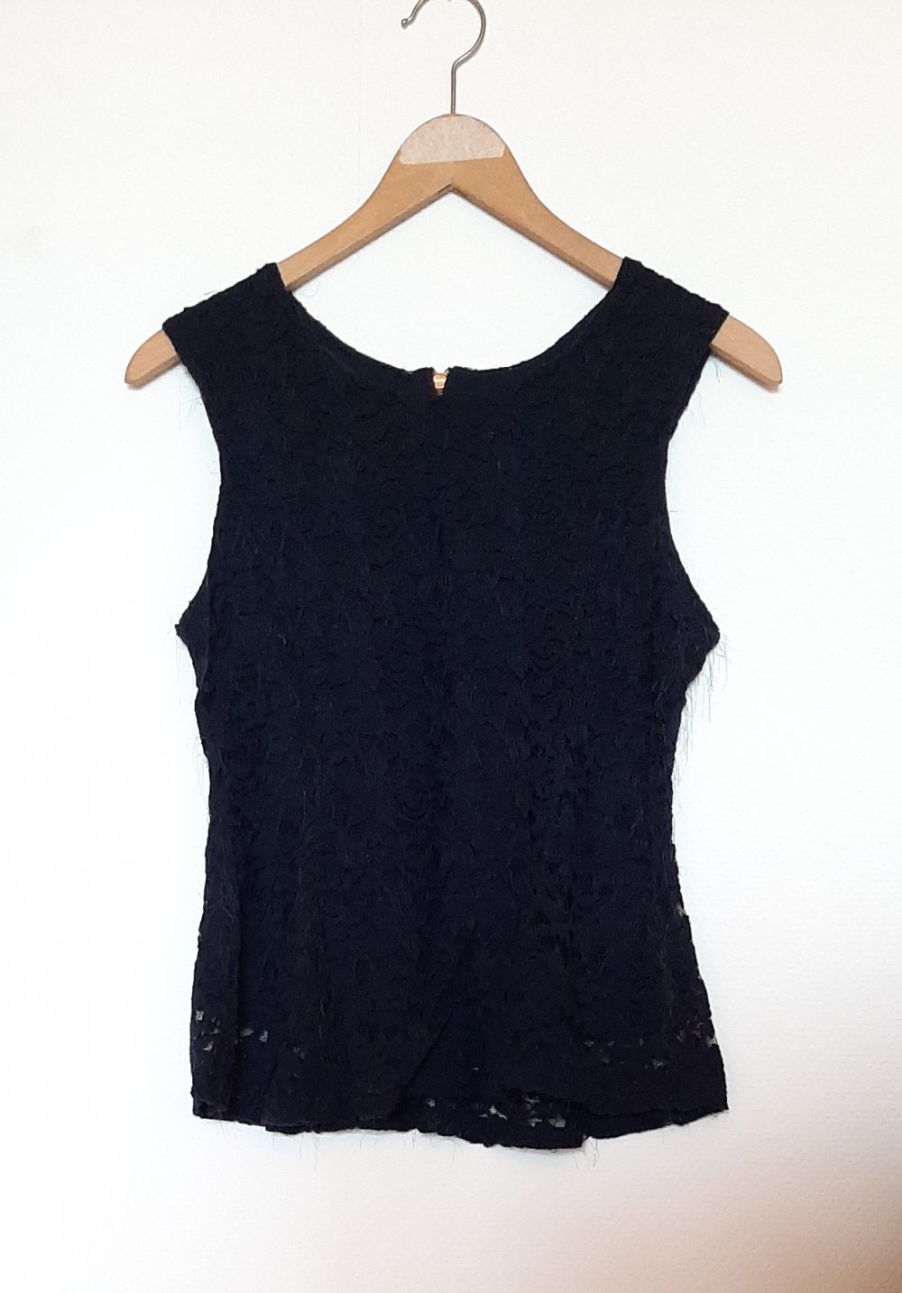 Blaues Top