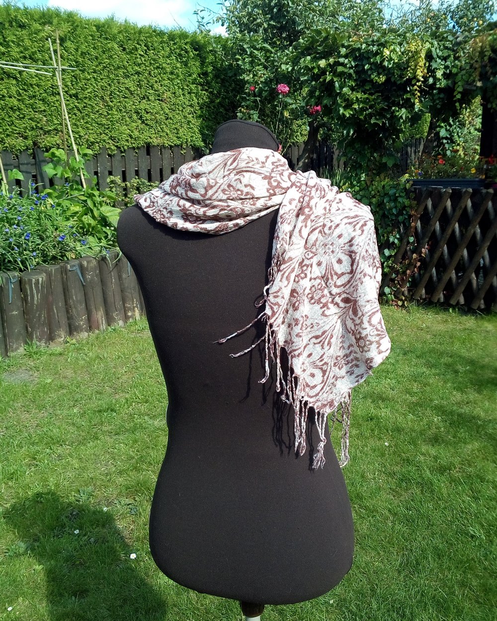 Tuch, beige mit Blumen