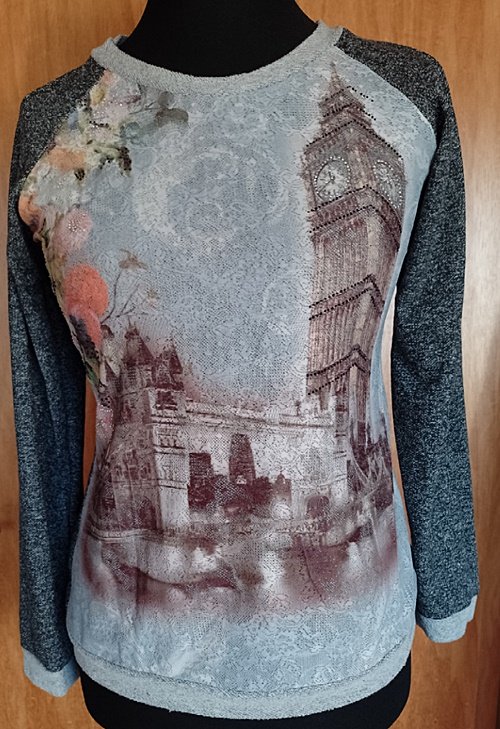 Tolles Langarmshirt mit Spitzenstoff und Glitzersteinchen, Gr. L