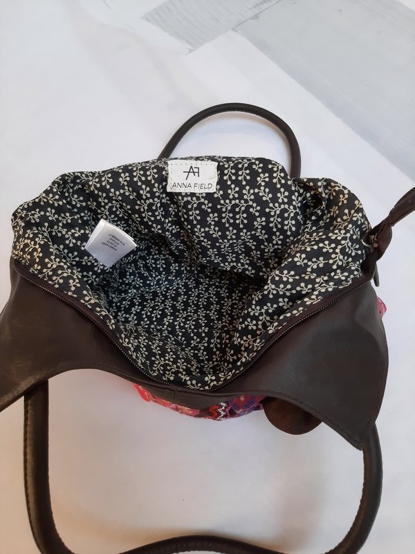 Handtasche mit Blume