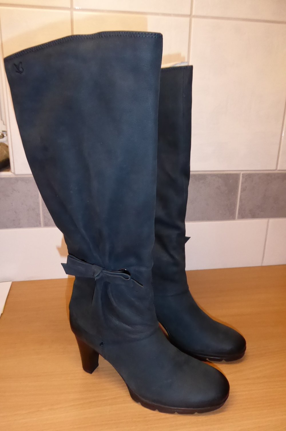 Caprice Stiefel Grau Leder mit Stulpe und Schleife Gr. 5 (38) neu