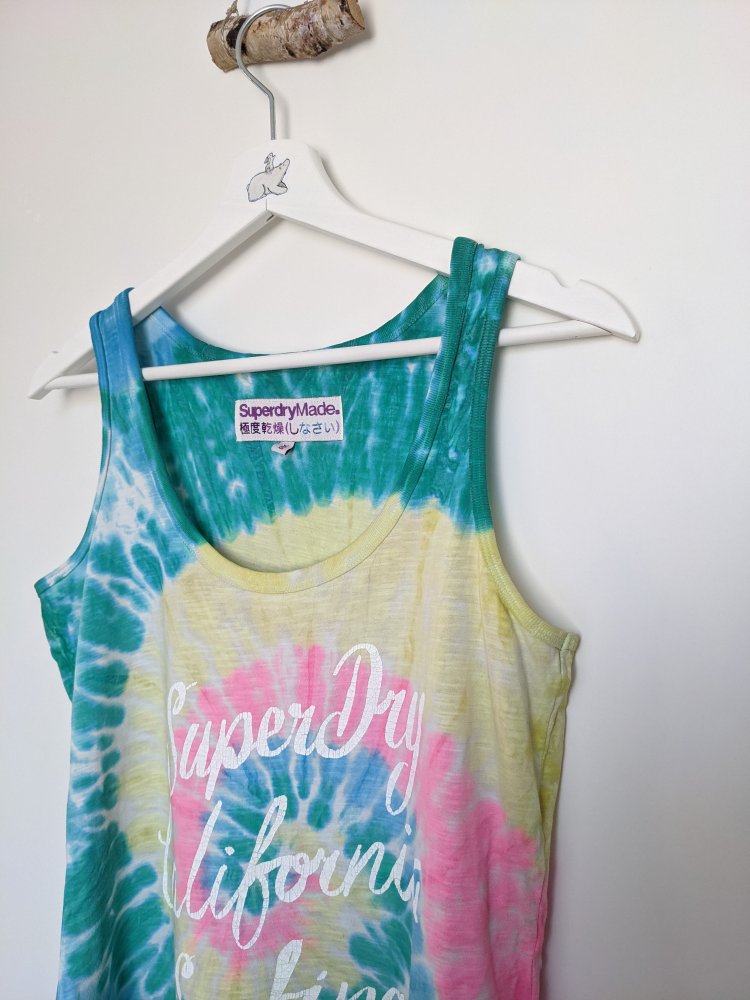Cooles Batik-Sommershirt von Superdry
