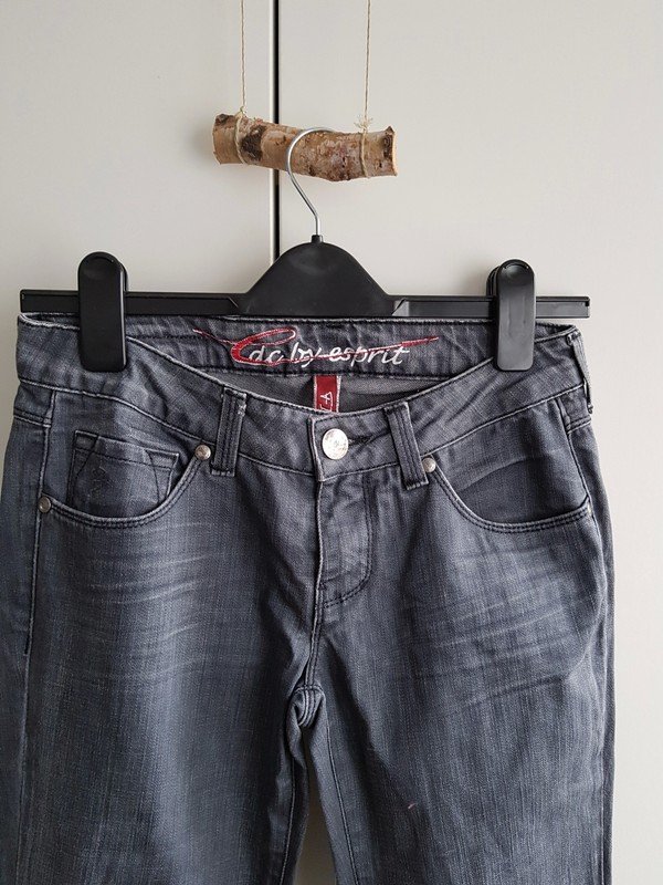 Gerade geschnittene Jeans von edc