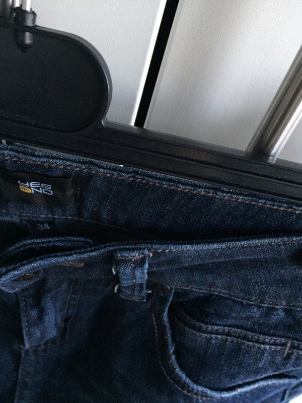 Dunkler Jeansrock von Yes or No