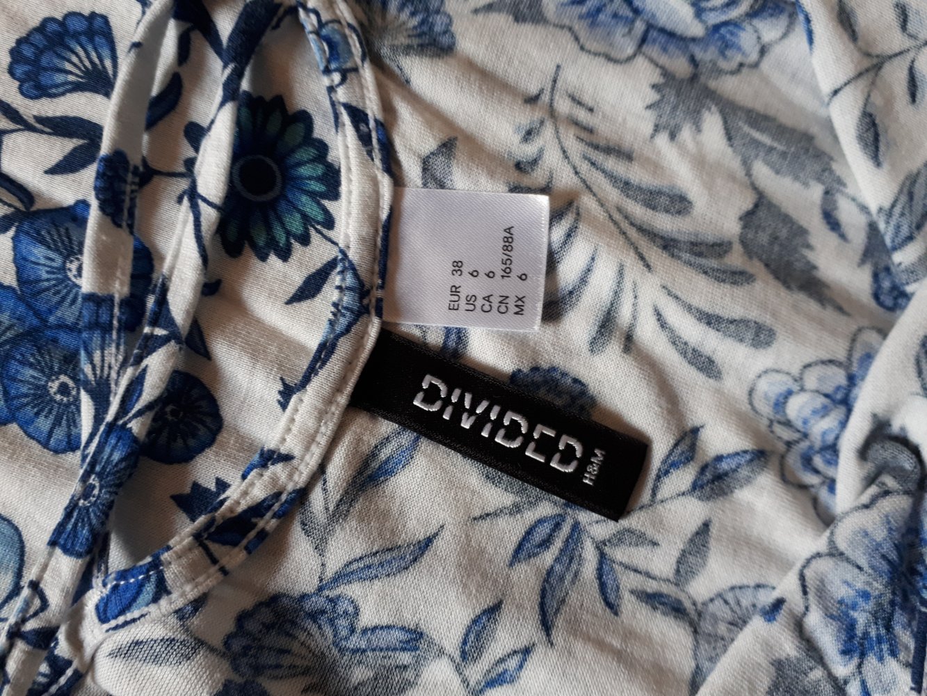 Kleid von H&M blau weiß Größe 38 S M Sommerkleid Viskose