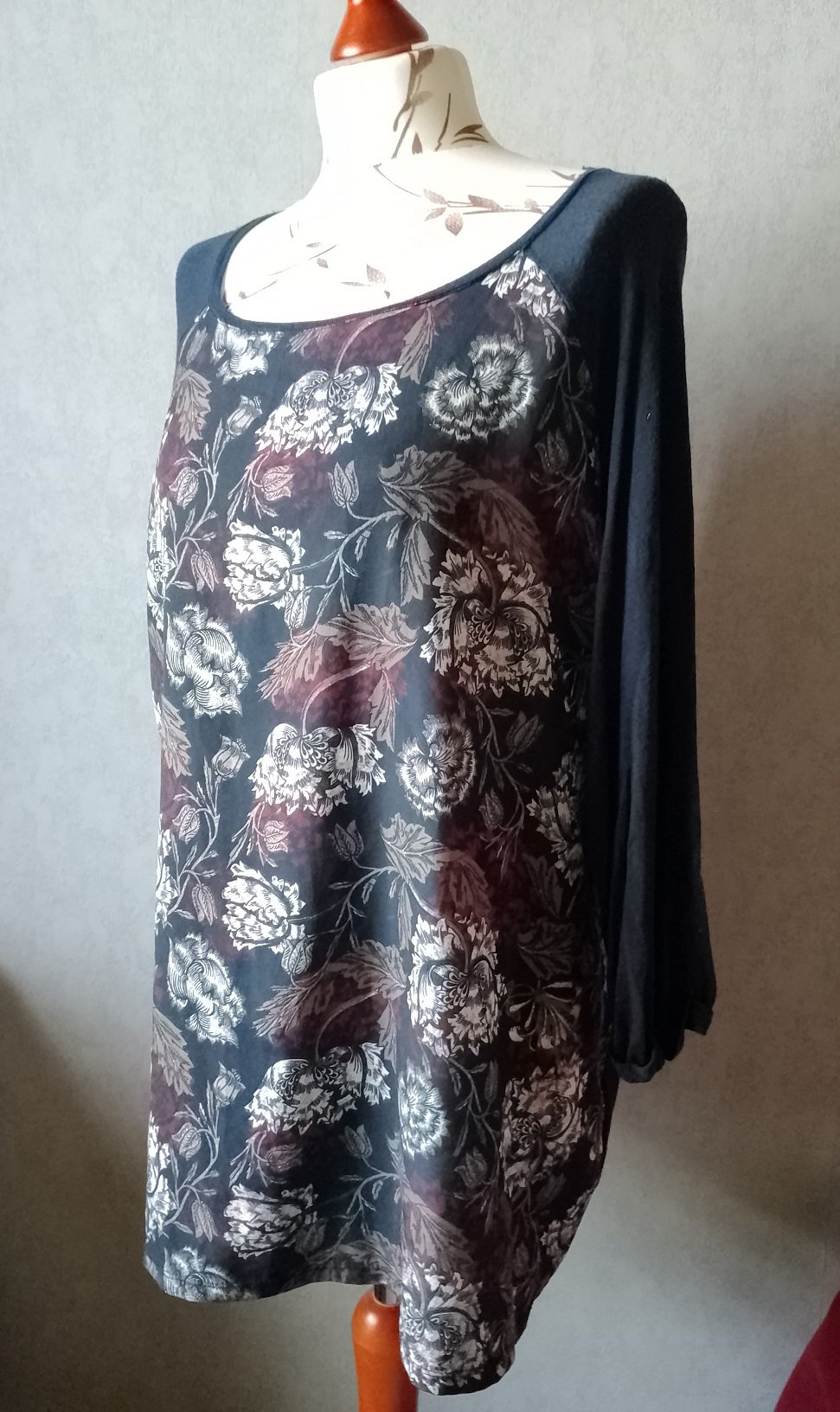 Yessica Damen Shirt Gr.46/48 XL blau geblümt