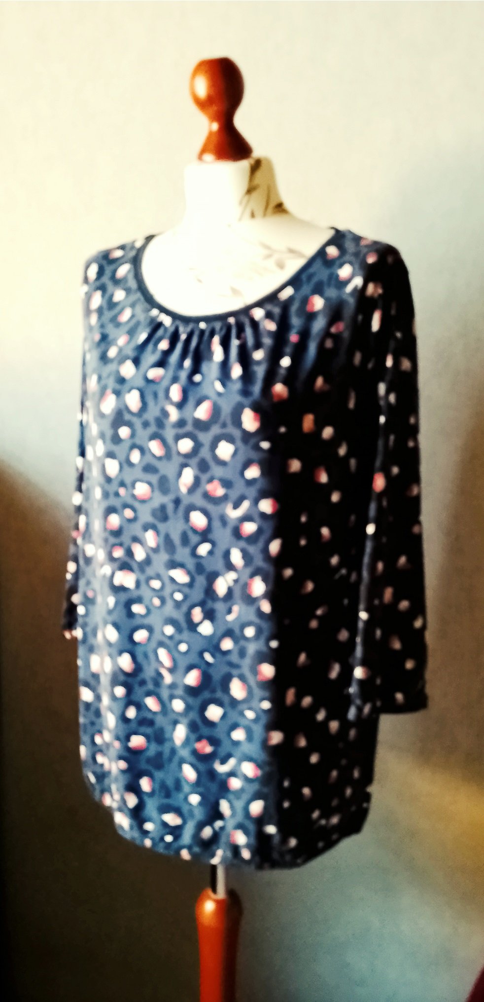 Bonita Damen Herbst Shirt Gr.44 blau gmustert unten Gummi
