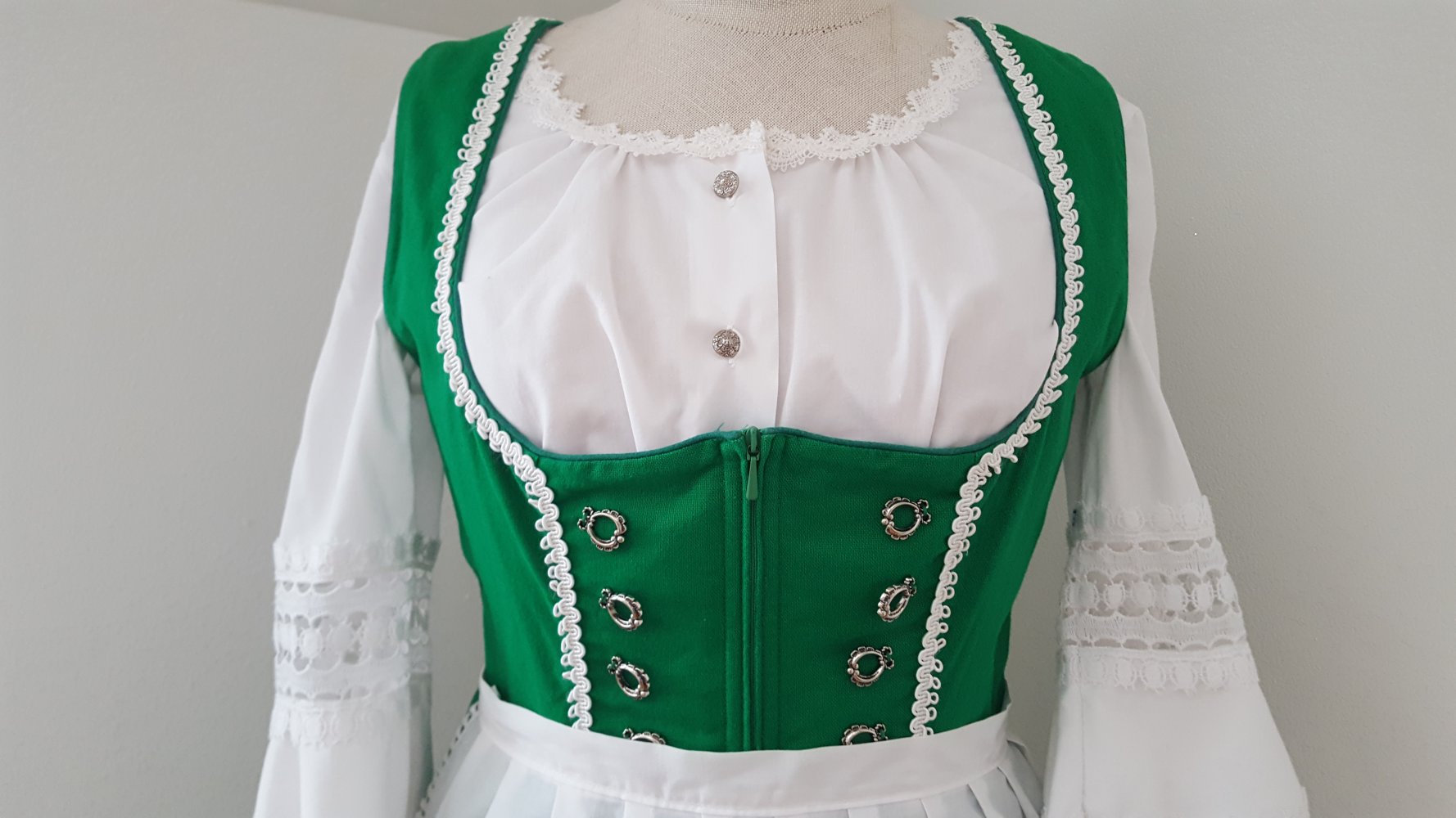 Dirndel Kleid Orginal Schürze Bluse Kette Gr.S Vintage 