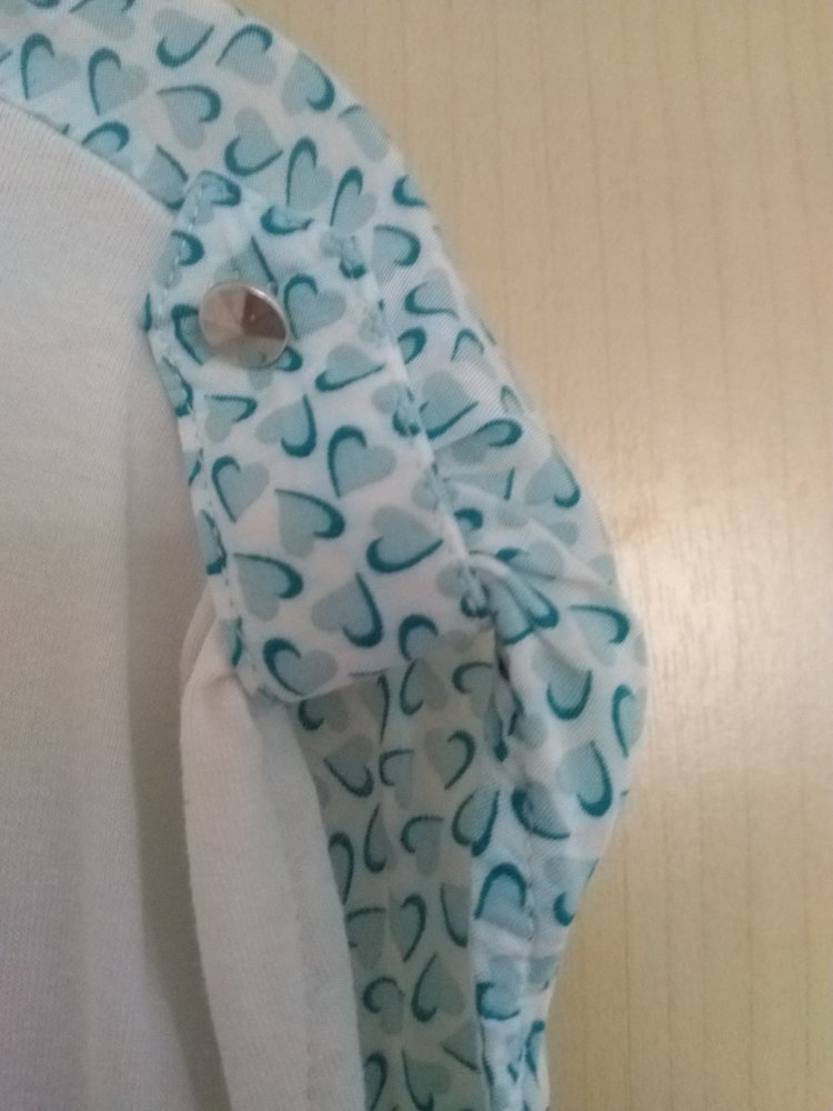 hübsche Bluse mit Herzchenmuster