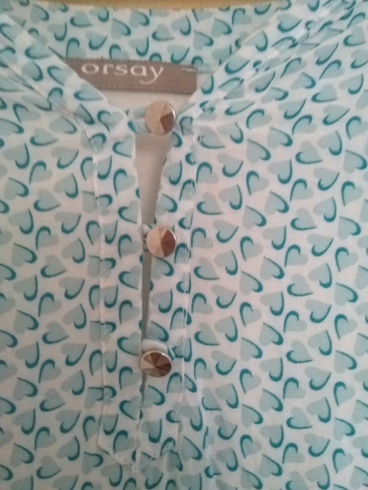 hübsche Bluse mit Herzchenmuster