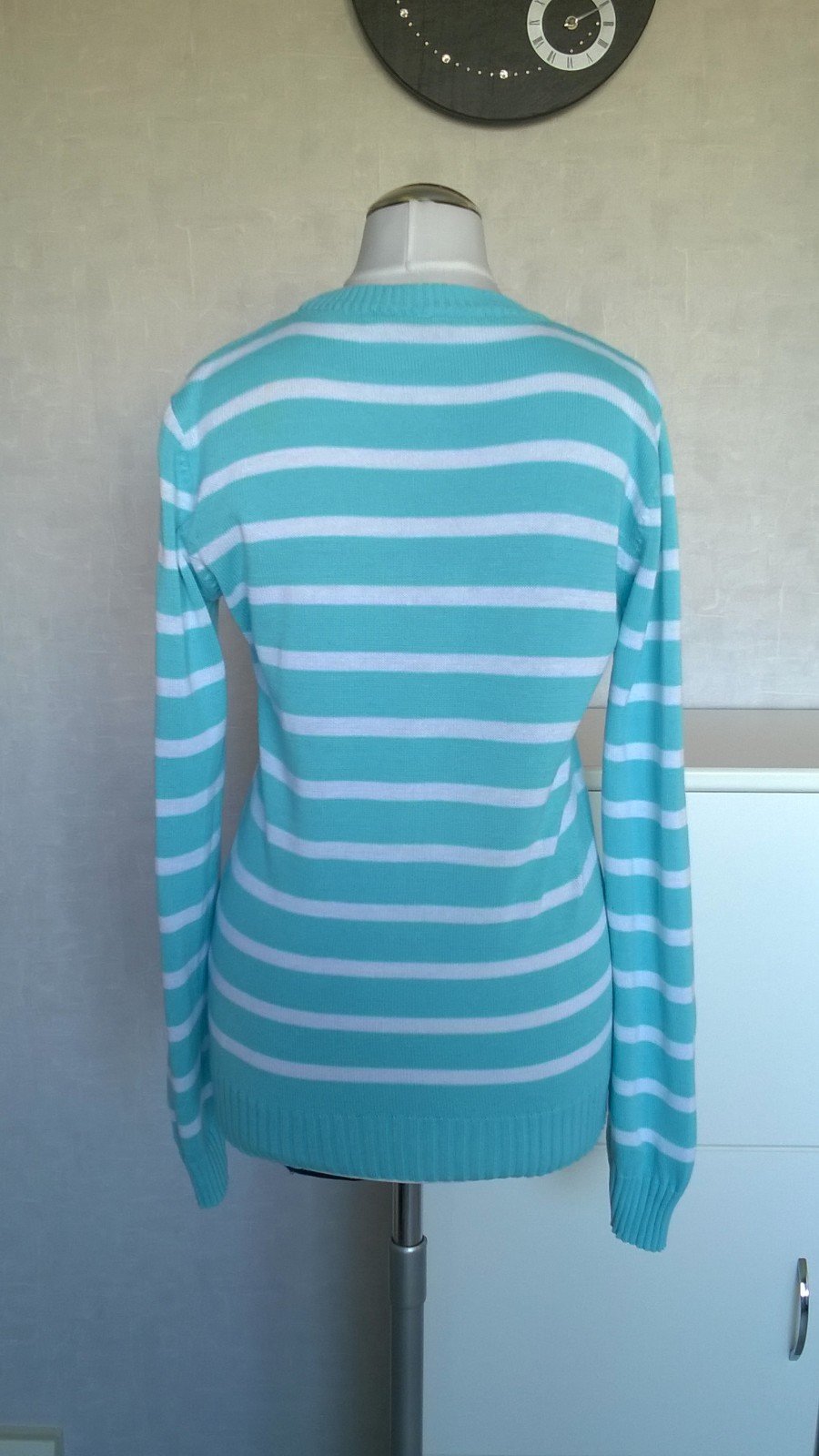 Strickjacke Cardigan Jacke Feinstrick Langarm hellblau weiß Streifen Gr. 36 Outfit Fashion