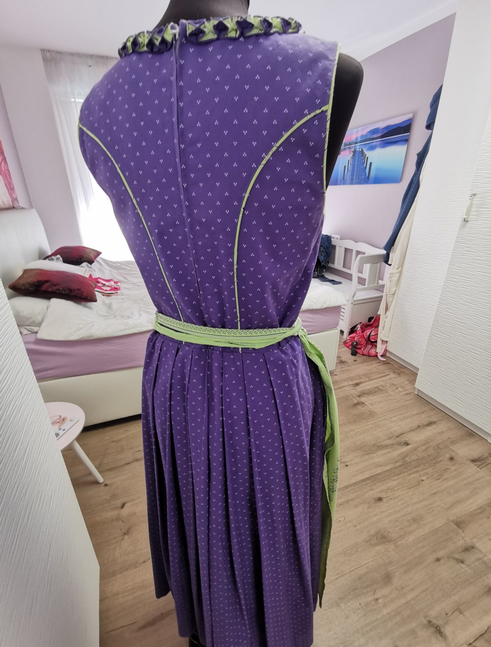 Berghaus Dirndl lang 42 lila mit Schürze ❤️