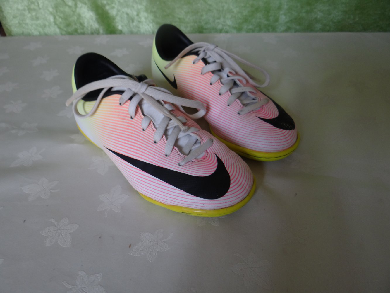 Nike Mercurial Gr. 30 US12,5C Kinder Sportschuhe Fußballschuhe 