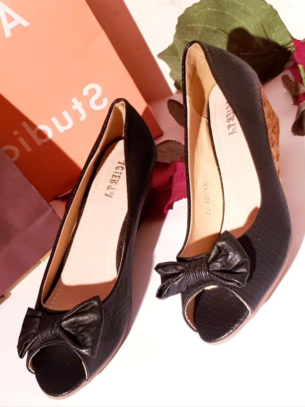 Damenschuhe Pumps Designer Acierta 39 Leder 5 cm Absatz schwarz elegant