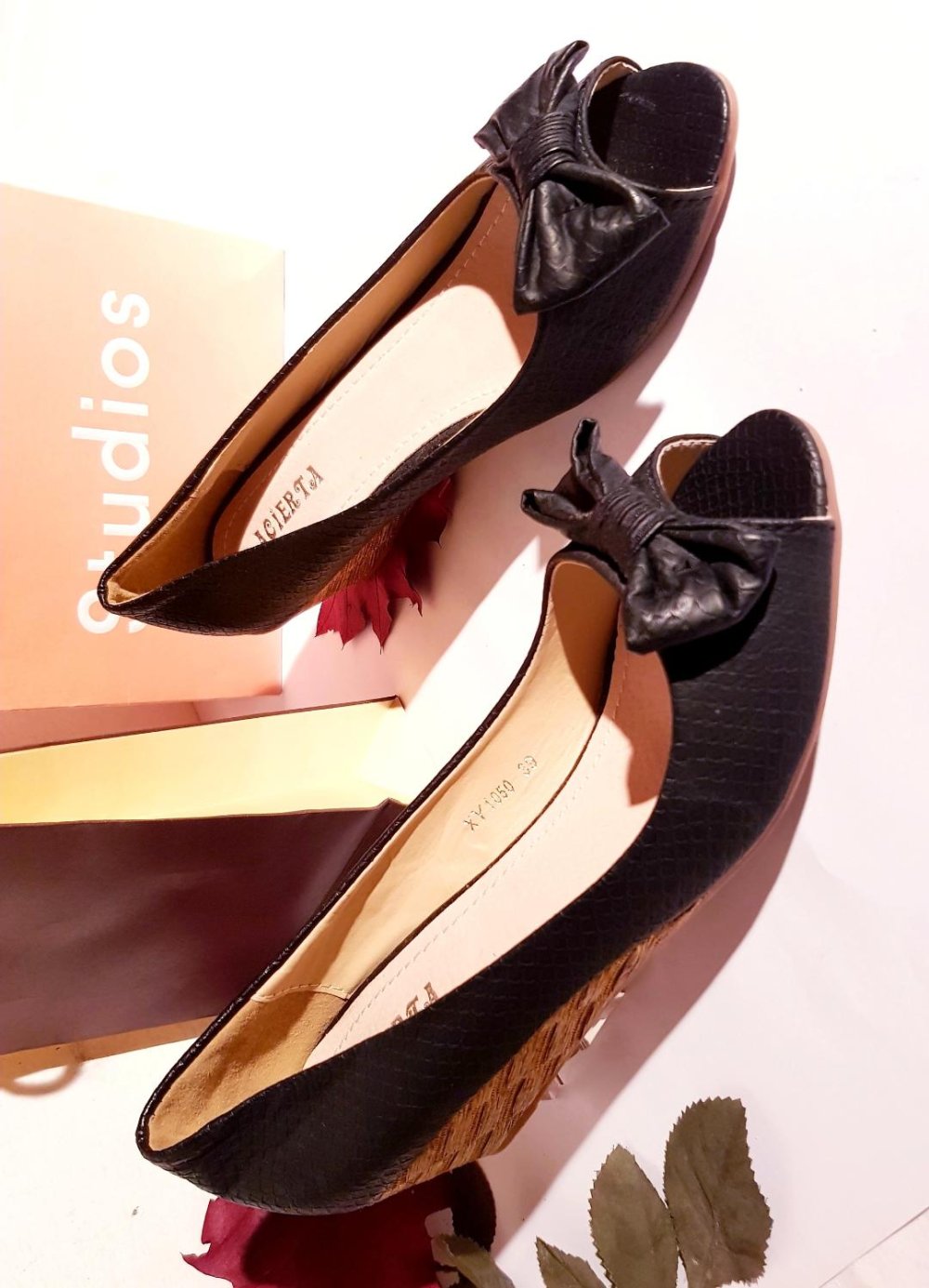 Damenschuhe Pumps Designer Acierta 39 Leder 5 cm Absatz schwarz elegant