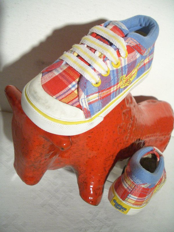 Kinderschuhe Oshkosh Mädchen oder Buben Gr. 20