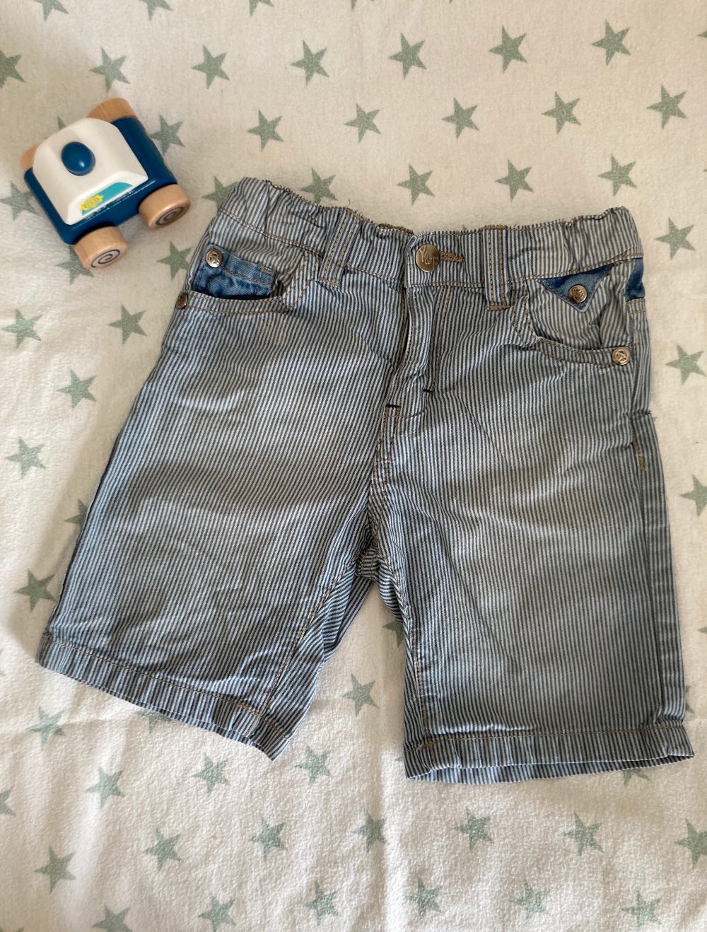 Jeansshorts fein gestreift
