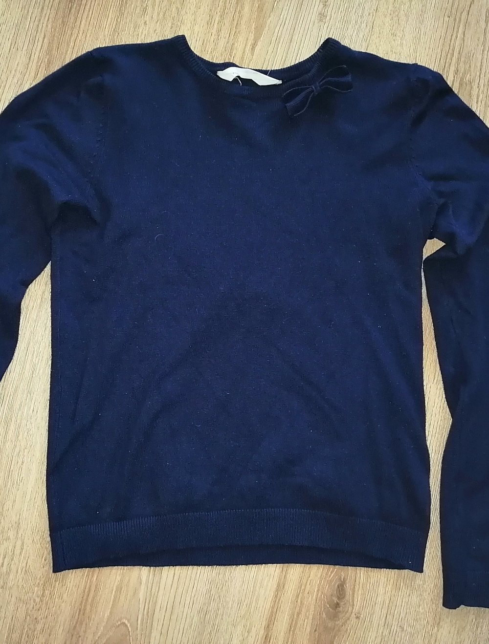 Dunkelblauer Pullover
