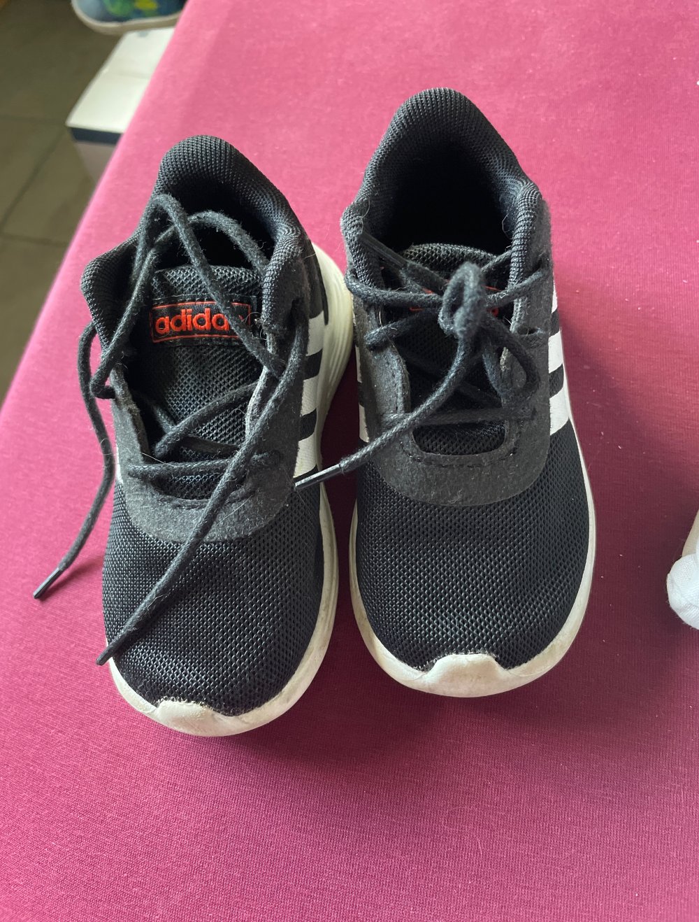 süße Adidas Schuhe