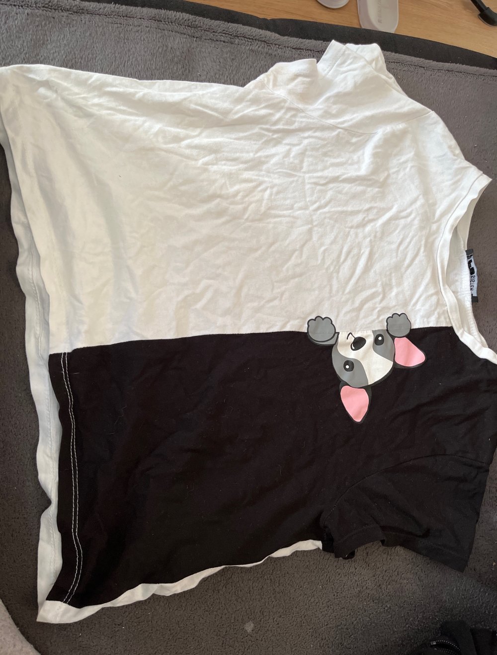 Bauchfreies T-Shirt