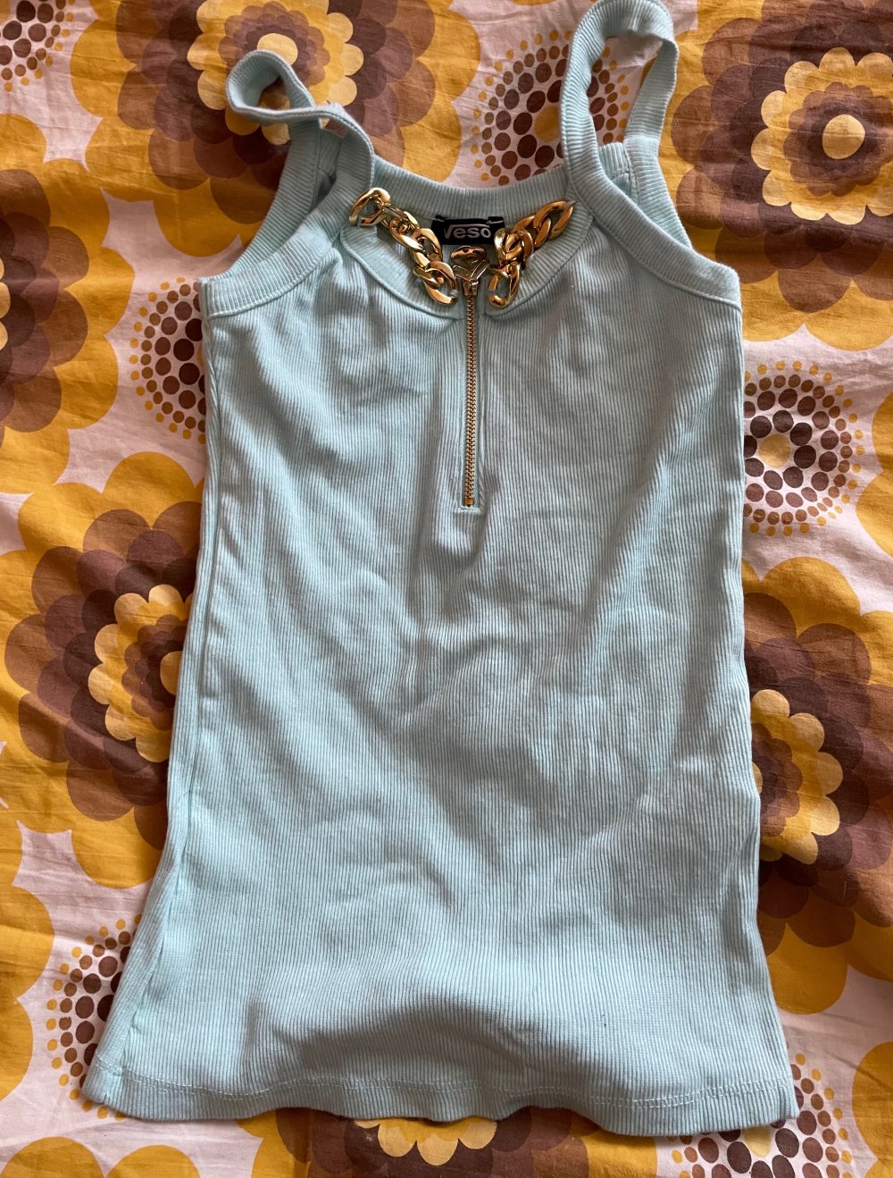 Babyblaues t-Shirt