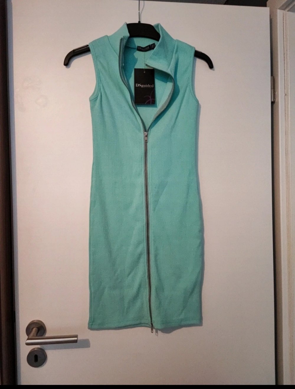 figurbetontes Kleid
