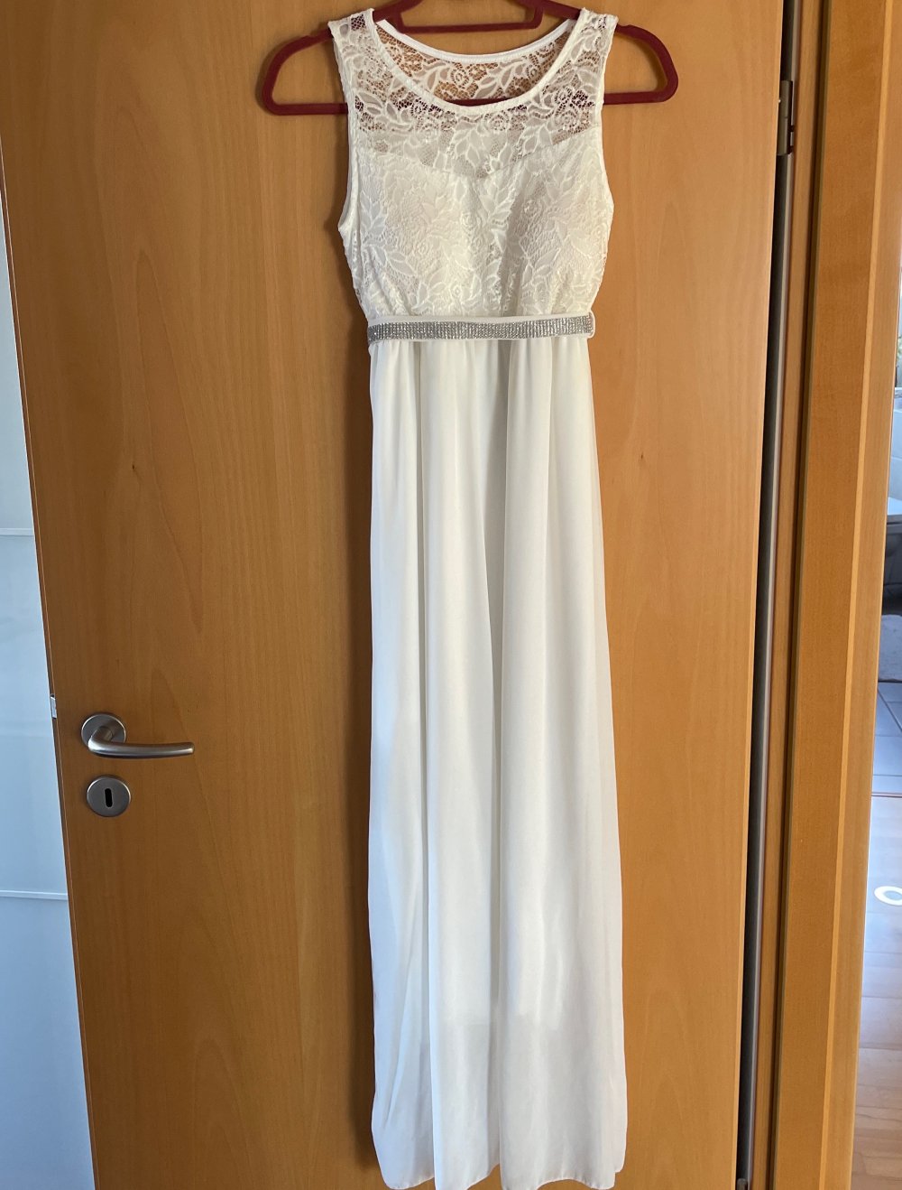 weißes Abendkleid
