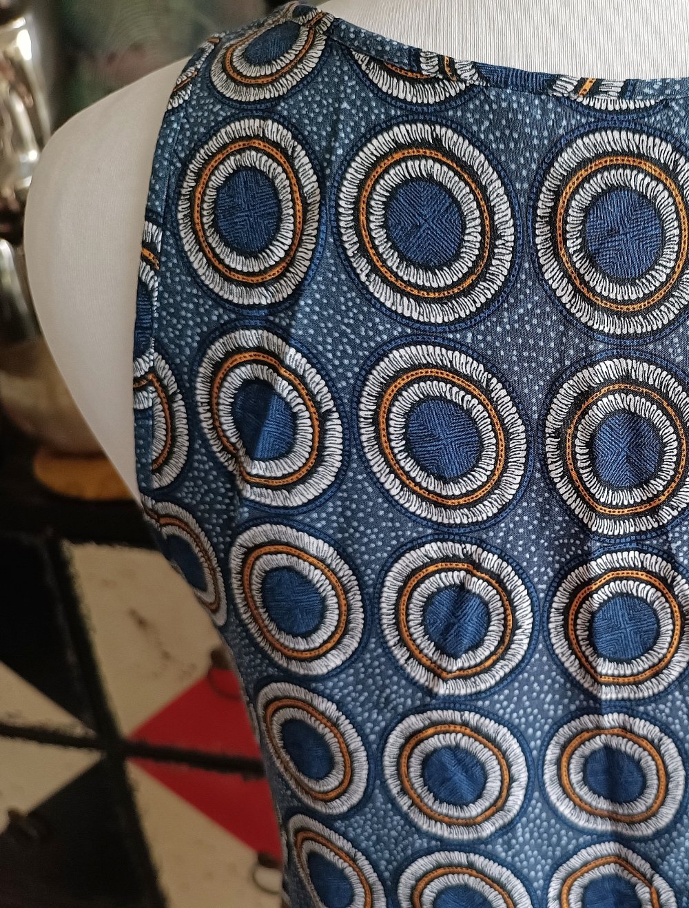 luftiges Shirt blau buntes interessantes Muster Kreise H&M 100% Viskose 38/S