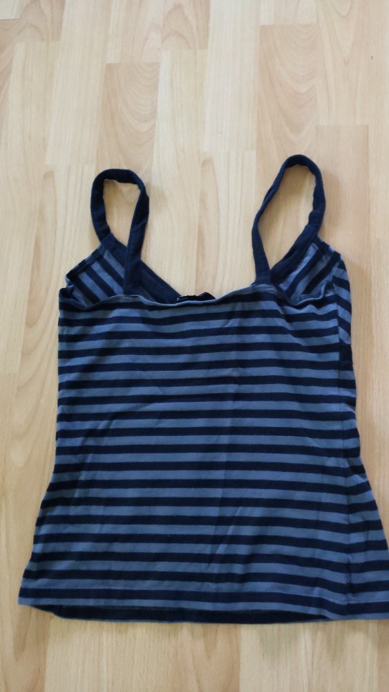gestreiftes Top