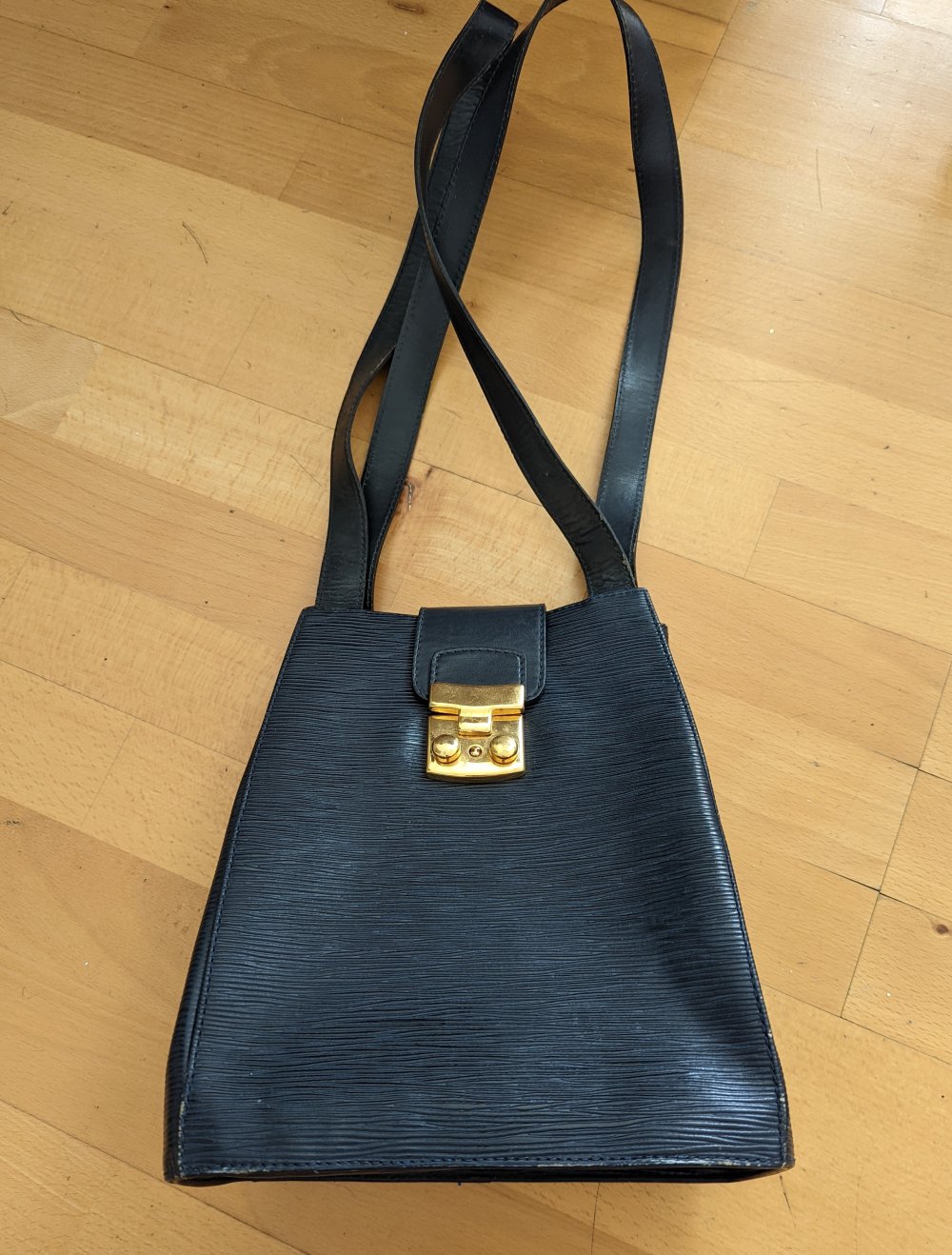 blaue Handtasche aus Leder