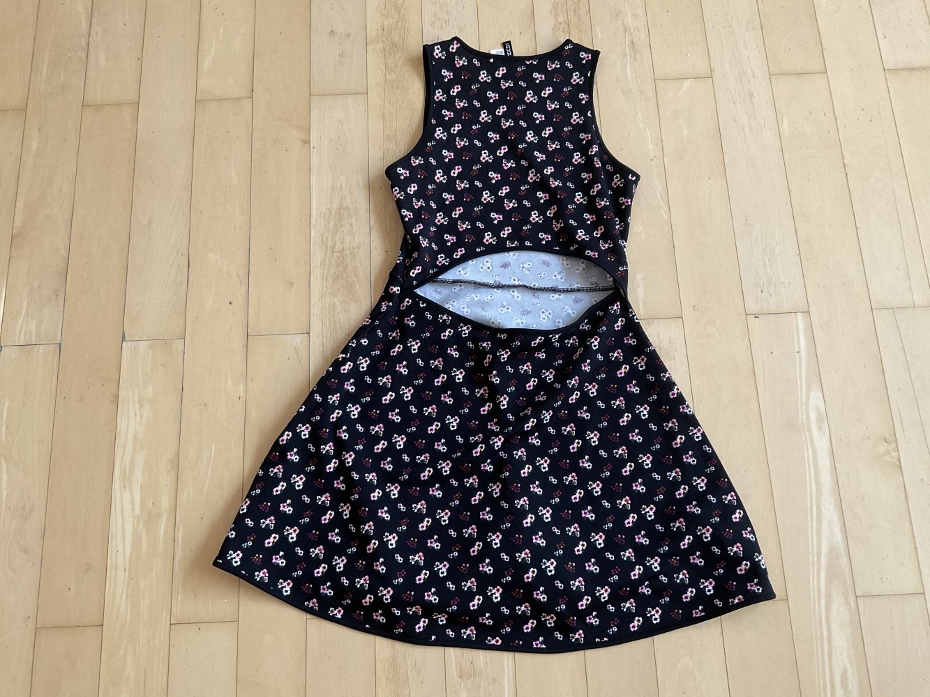 SUPERSCHÖNES KLEID